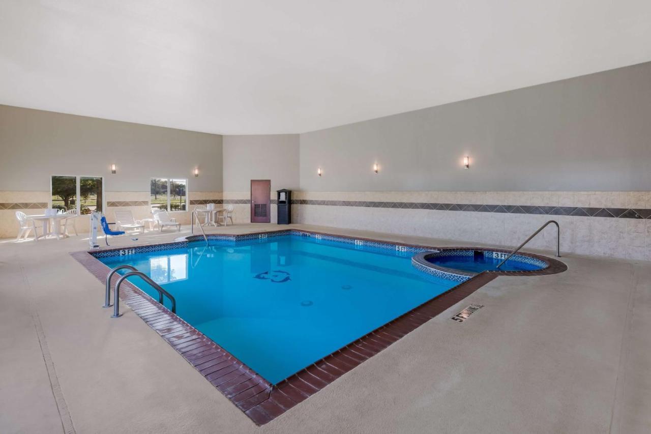 Best Western South Plains Inn & Suites Levelland Exterior foto